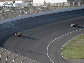 Fernandez Leads the Crucial Final Laps